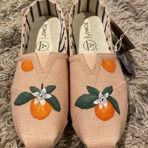 Women’s size 7 hand painted Tom’s